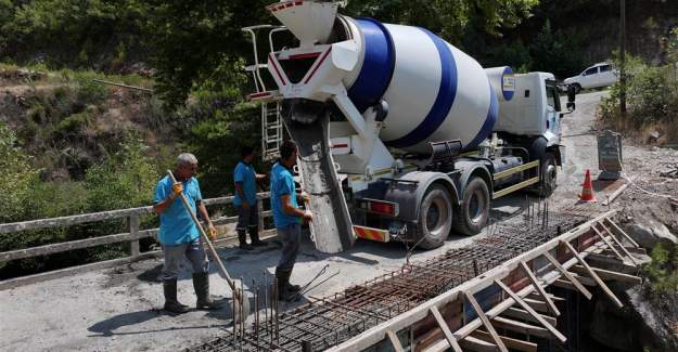 Alanya Belediyesi 64 Yıllık Köprüyü Yeniliyor