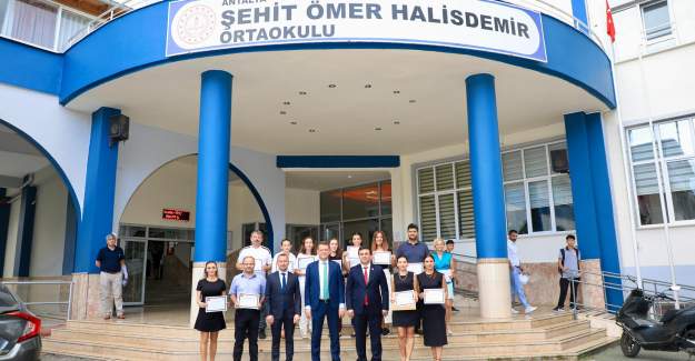 Kaymakam Ürkmezer'den Milli Eğitim Çalışanlarına Başarı Belgesi