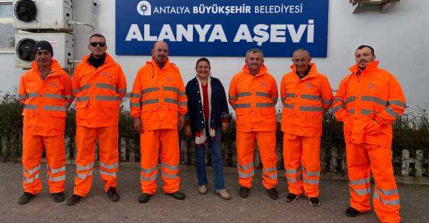 Alanya Aşevi, 2024'te 2 Bin 352 Kişiye 169 Bin 375 Porsiyon Yemek Ulaştırdı