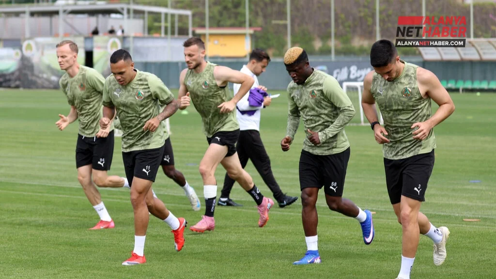 Alanyaspor'un Kritik Samsunspor Mesaisi Yüksek Moralle Başladı