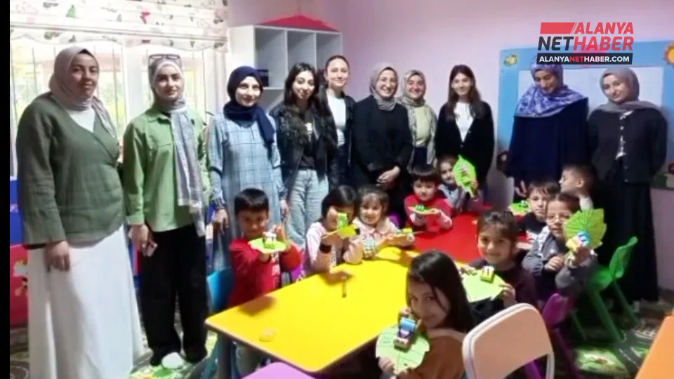 KYK Gençleri Miniklerin Gönlüne Taht Kurdu