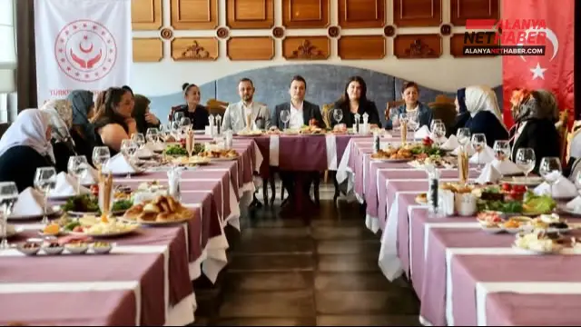 ألانيا وفاء هادف من محافظ المنطقة لأمهات الشهداء
