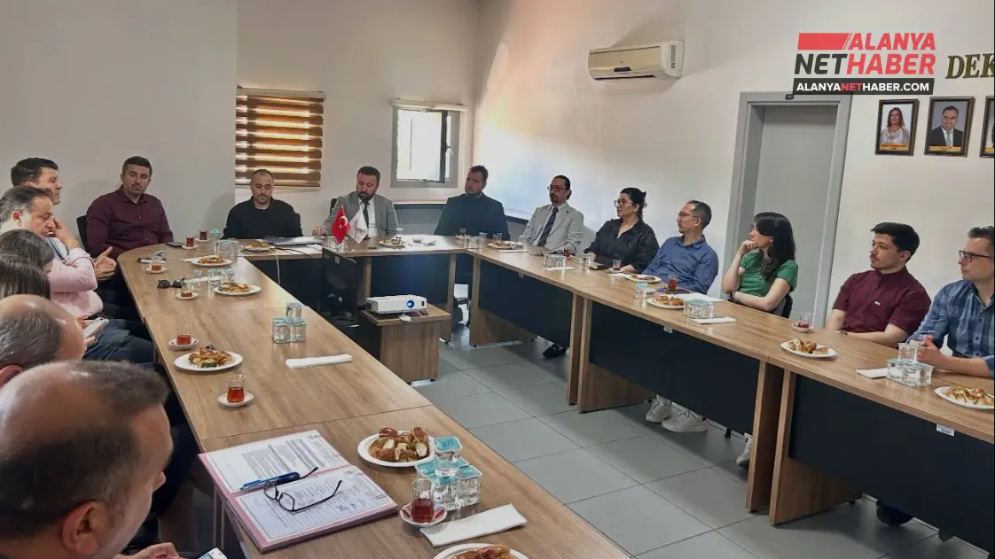 Alanya'da Diş Hekimlerinin Sorunları Masaya Yatırıldı