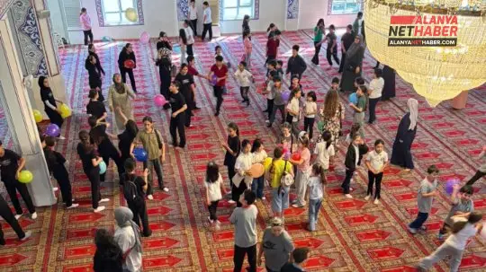 Alanya’da Minikler Camide Eğlenceye Doydu