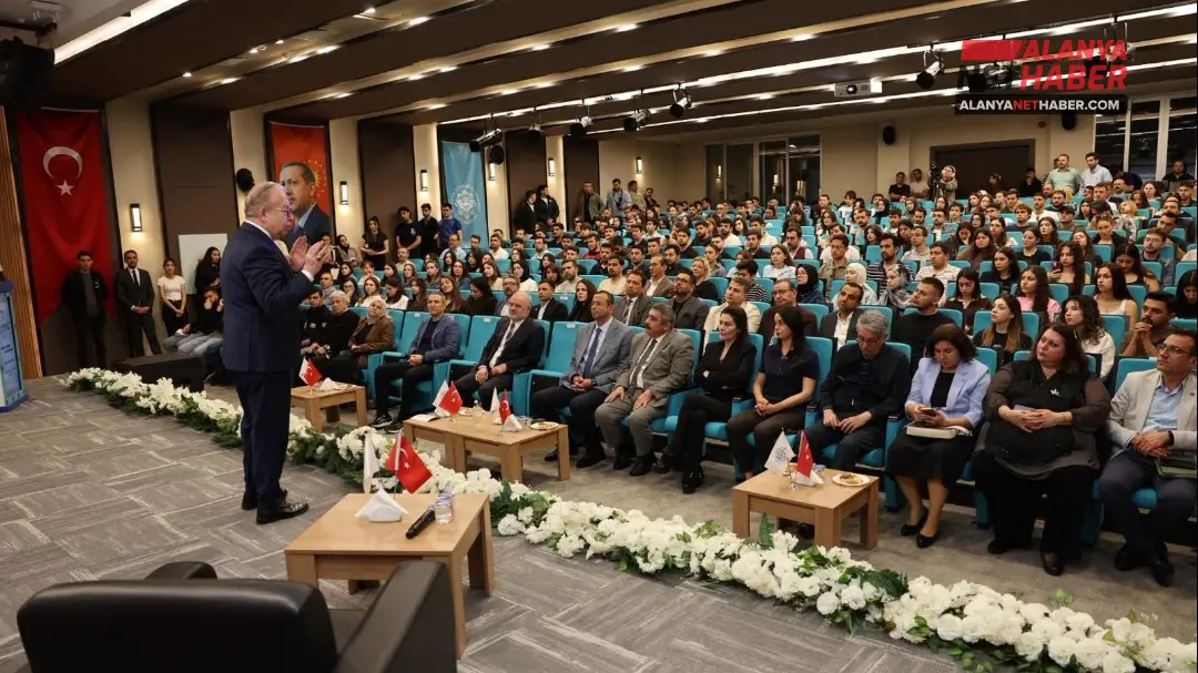 الكنز الموجود أسفله والذي يبلغ عمره 572 عامًا ألانيا