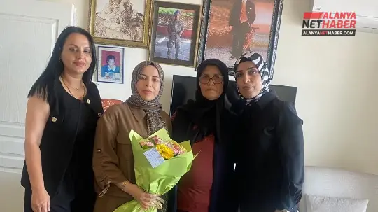 أنا اختار بارتي القديس لم يترك الآثار وشأنها