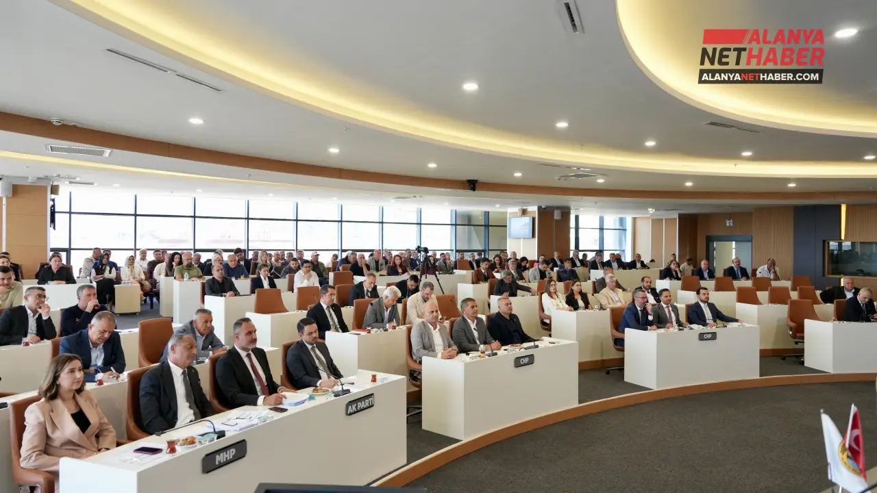 الرئيس أوزتشيليك: فخر ألانيا التاريخي بالبنية التحتية