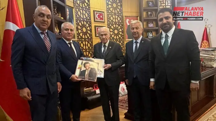 Başkan Erdem, Alanya'nın Çözüm Dosyasını Ankara'da Açtı