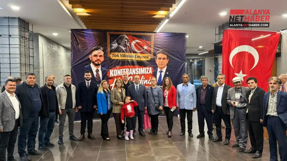 İYİ Parti Alanya'dan Cenk Özatıcı Konferansına Katılım