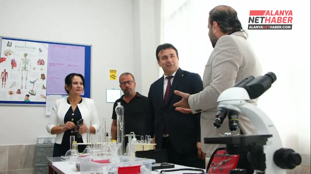 Mahmutlar Lisesine Hayırsever Eliyle Laboratuvar