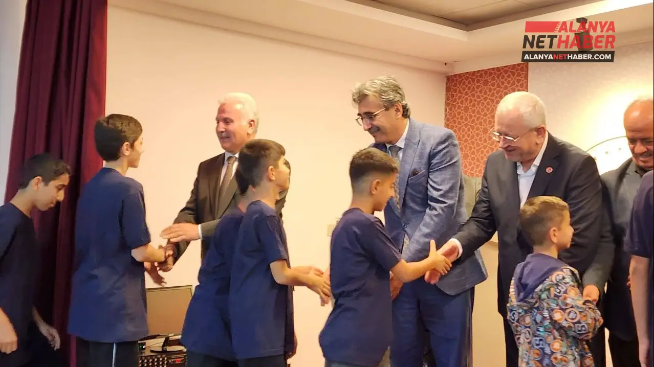 Yapay Zekâ Çağında Hafızlığın Geleceği Masaya Yatırıldı